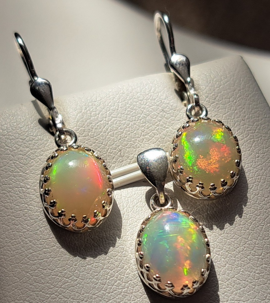 Stříbrná souprava s etiopským opálem Ag 925/1000