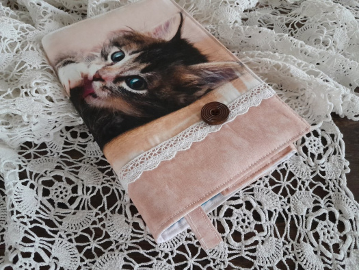 nastavitelný obal na knihu.....koťátko