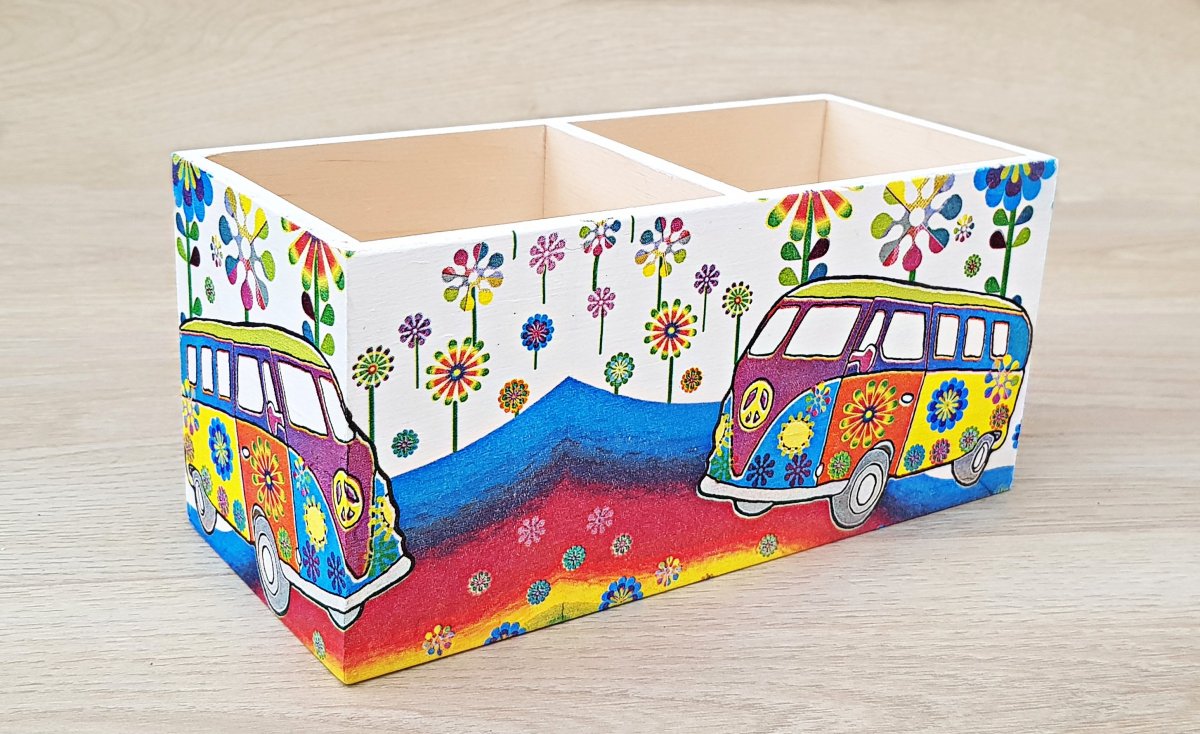 dřevěný stojánek na tužky retro autobus