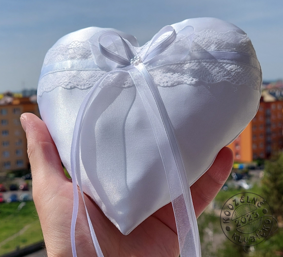 Polštářek pod prstýnky SRDÍČKO