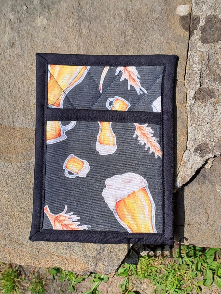 Pivní kuchyňská chňapka a termo podložka 2v1 2.