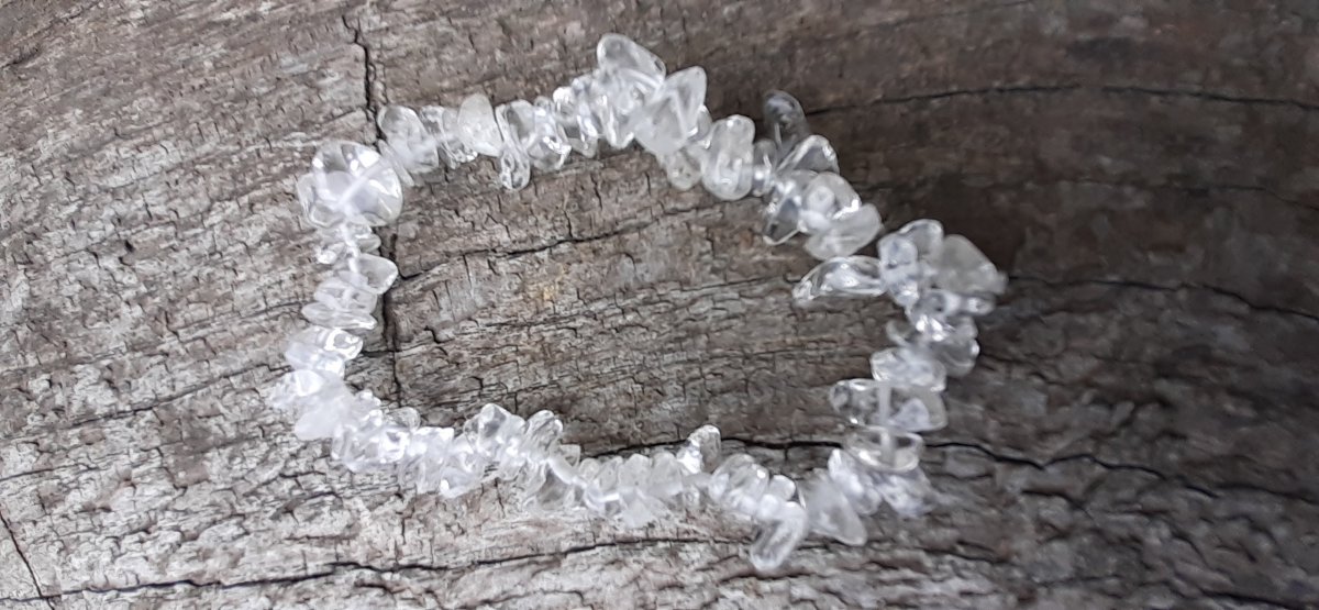 náramek ze zlomků křišťálu