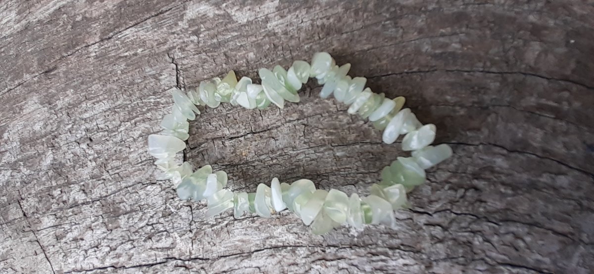 náramek ze zlomků -serpentin