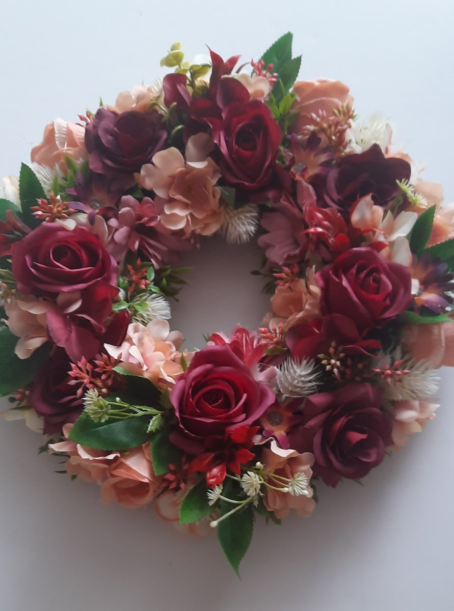 Umělý věnec na dveře 