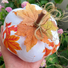 Šitá dýně REŽNÁ BÍLÁ S LISTY