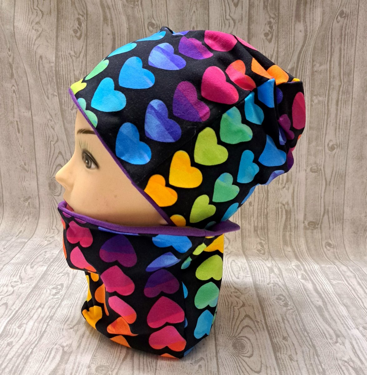 Čepice a nákrčník ...srdce duhová 