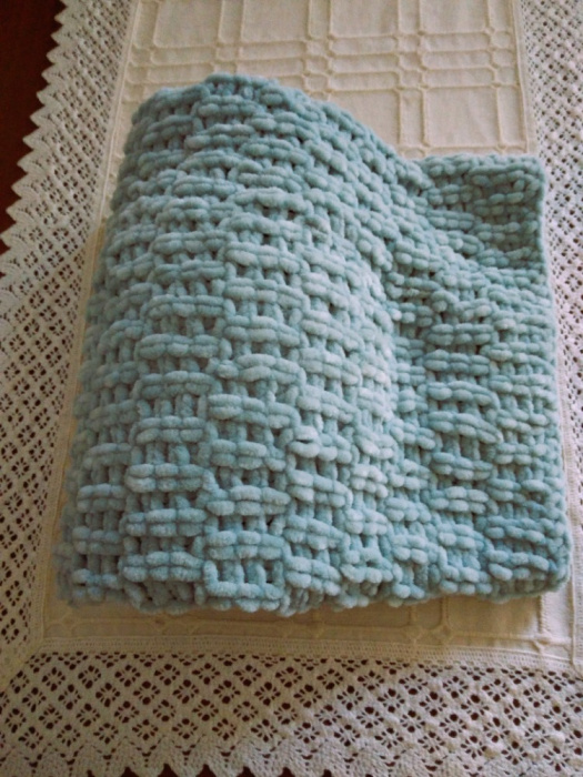 Ručně pletená žinylková deka pro miminko mentolová II.