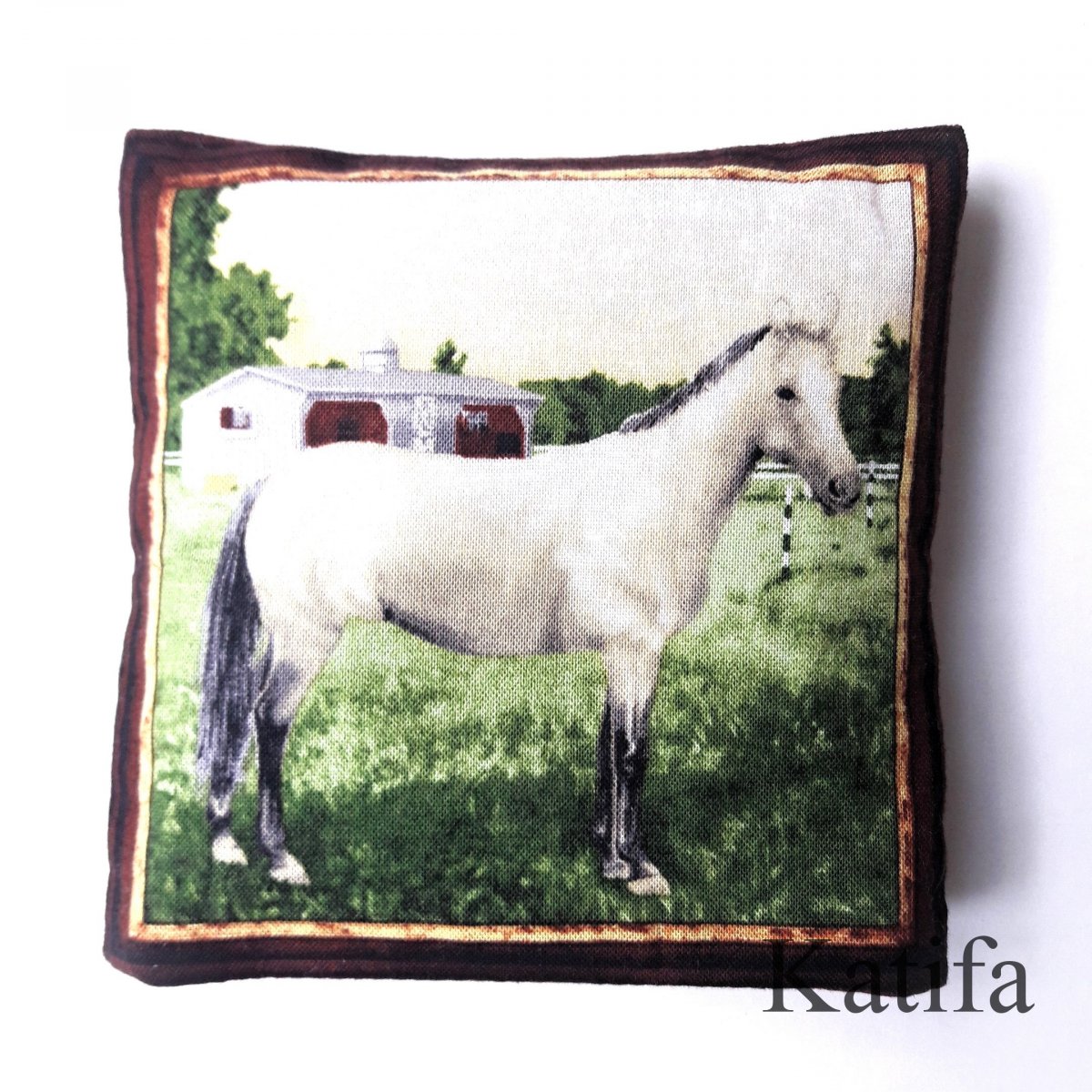 Polštářek plněný pohankovými slupkami a levandulí