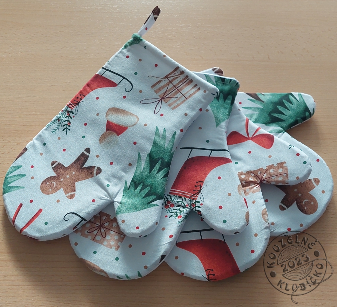 Vánoční chňapka TRADICE S PUNTÍKY s poutkem a magnetem - cena za 1 ks