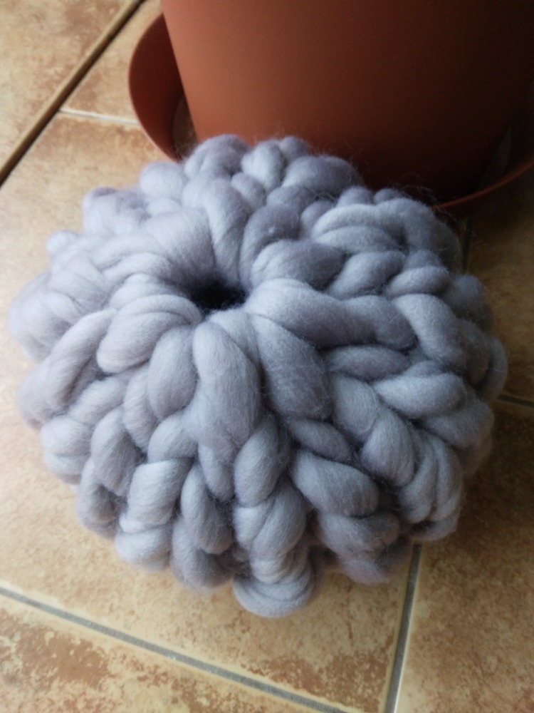 MINI pufík z merino vlny stříbrně šedý