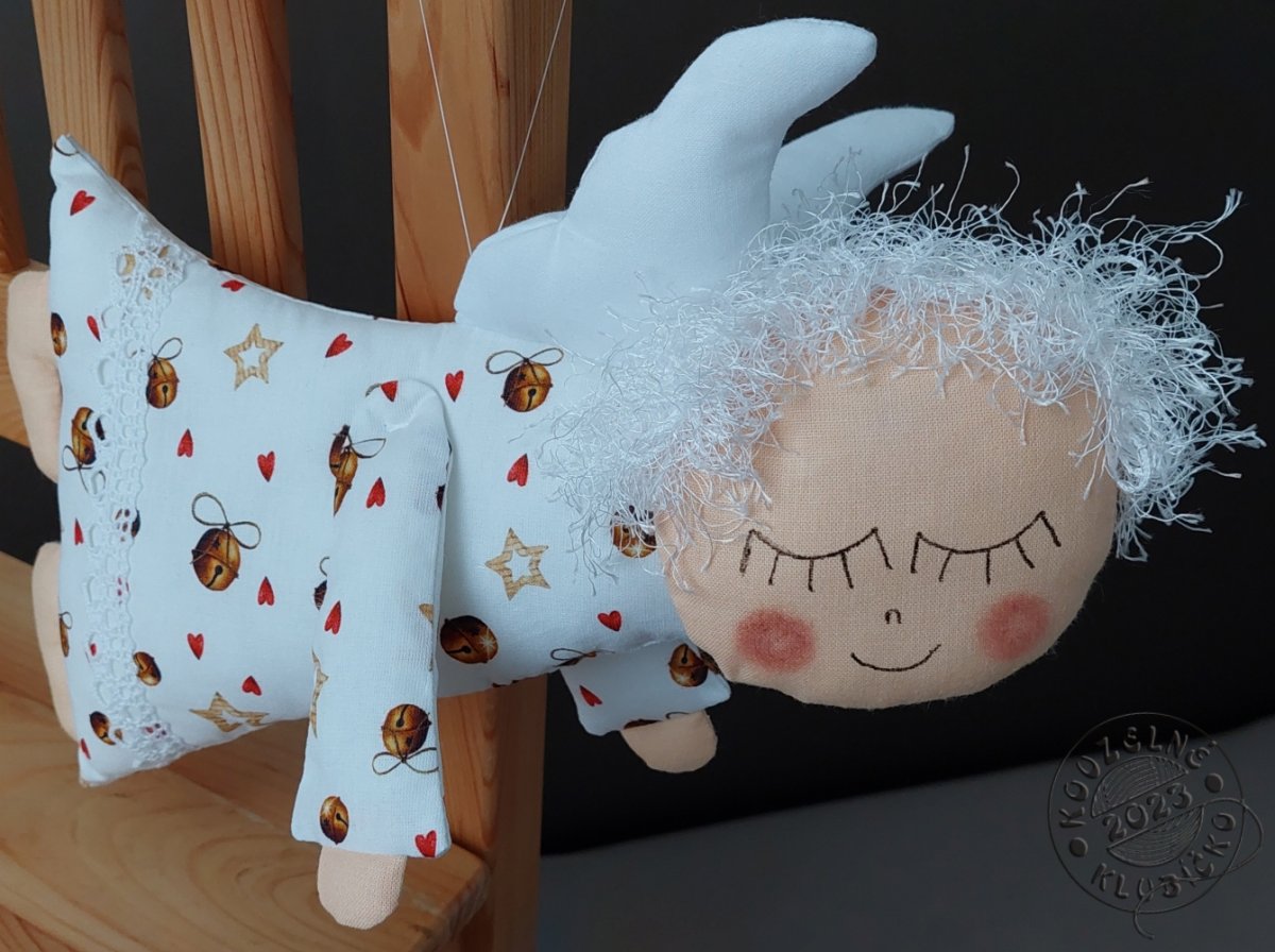 Anděl letící - ROLNIČKY, HVĚZDIČKY A SRDÍČKA