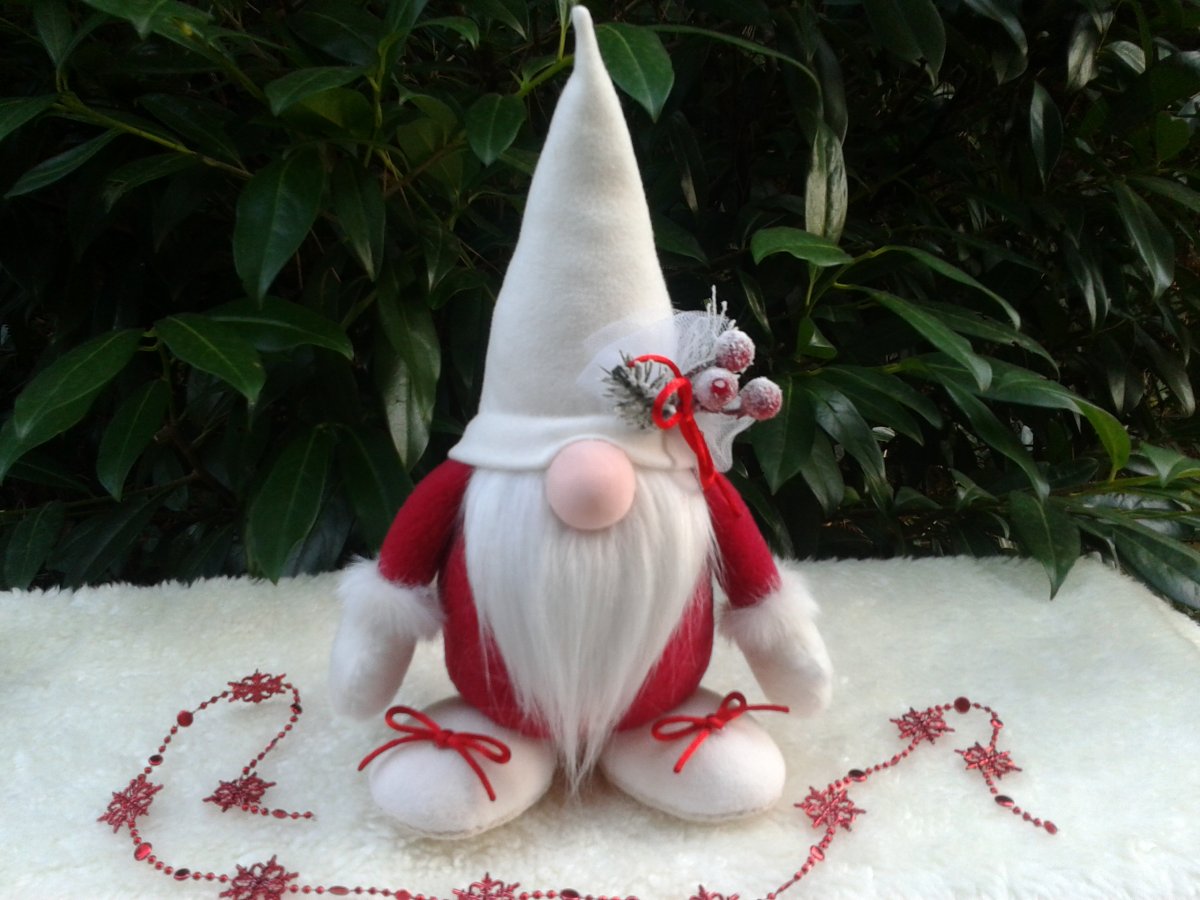 Vánoční skřítek červený s čepicí