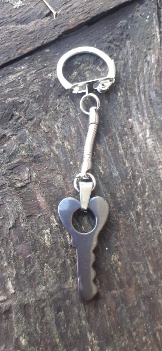 přívěsek na klíče + klíček z hematitu