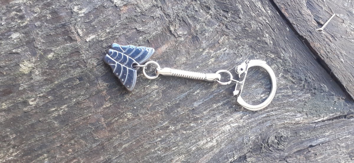 přívěsek na klíče + můra z hematitu