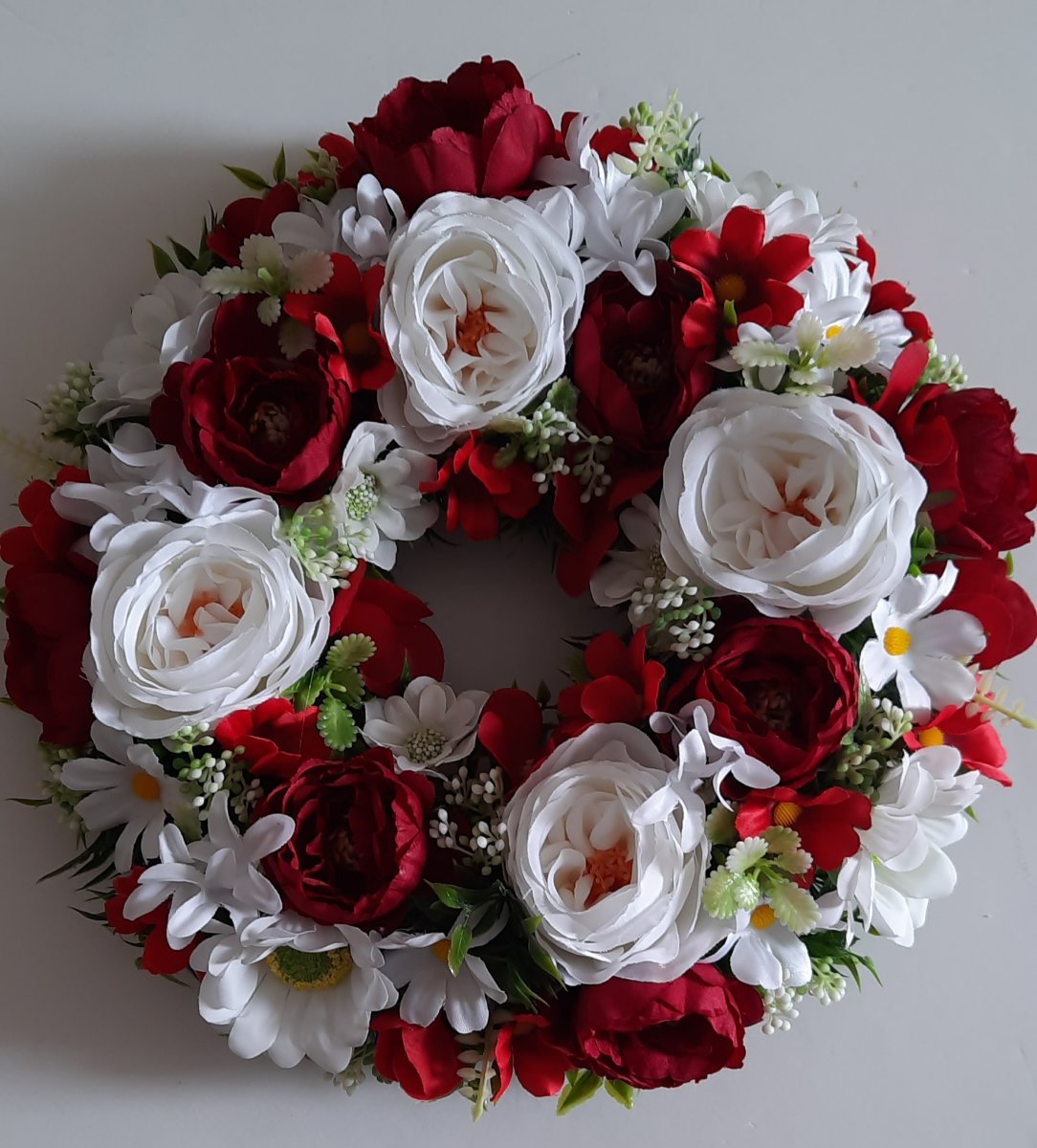 Umělý věnec na dveře 