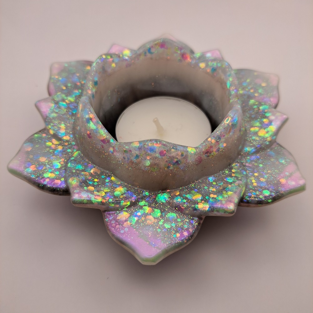 Svícen Leknín Šedá a třpytky