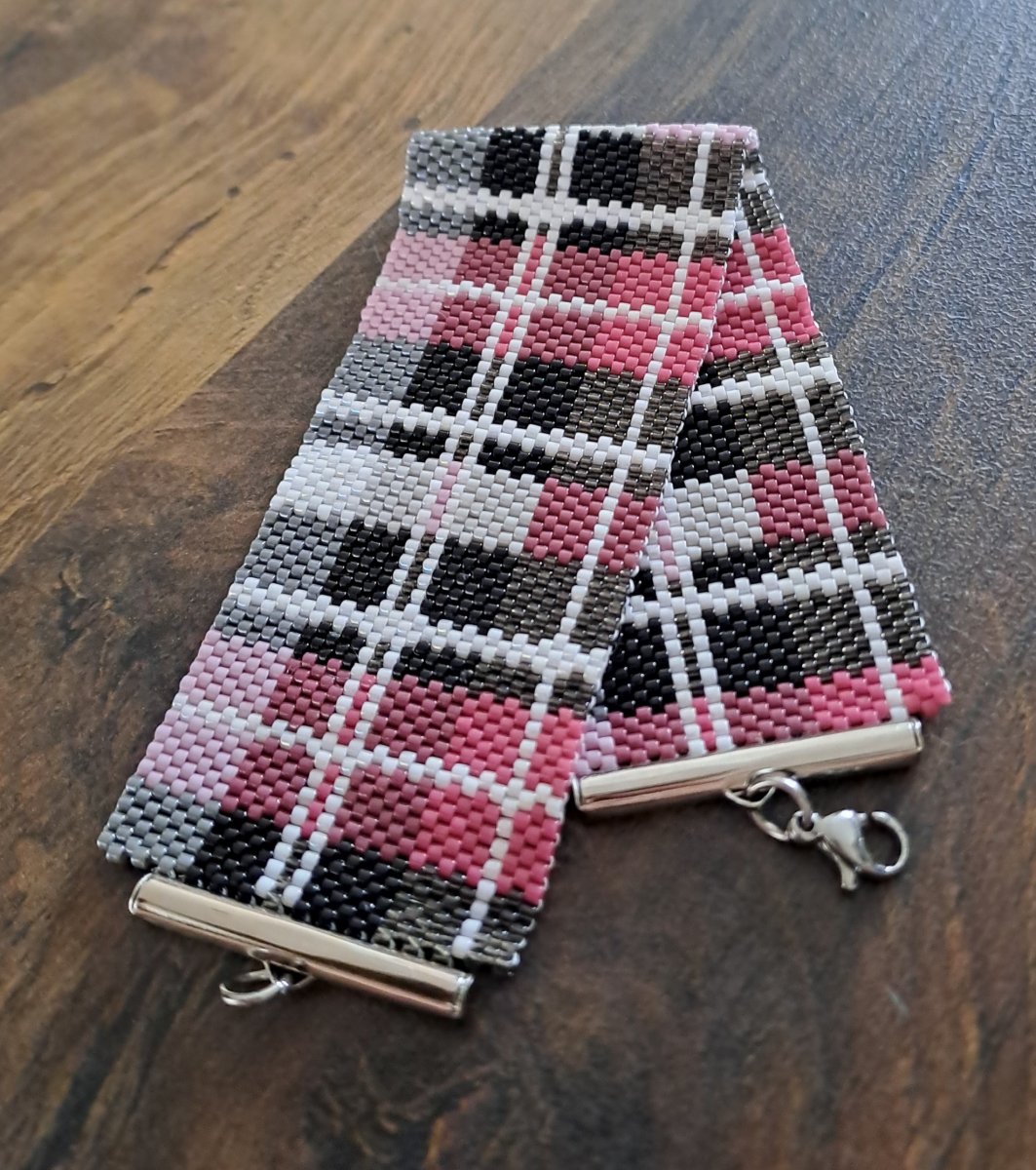 Náramek  - variace na skotskou kostku 