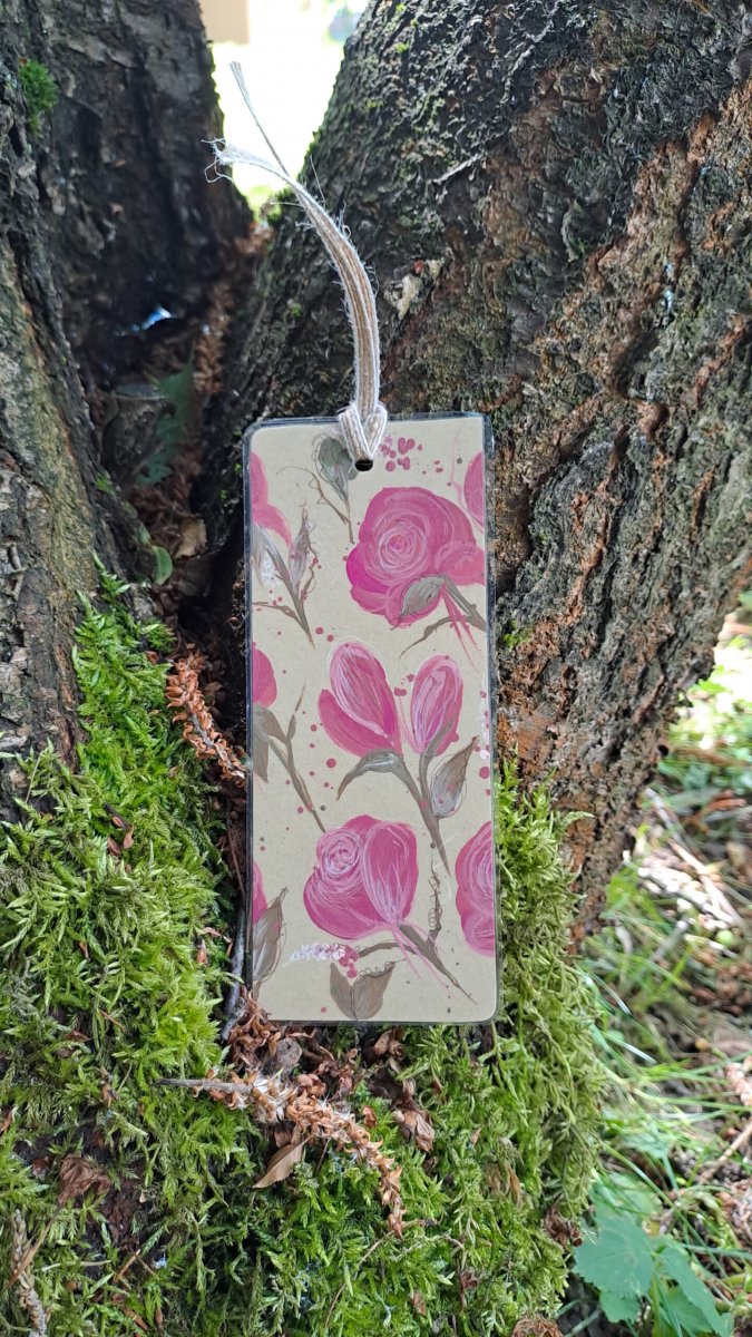 Ručně malovaná papírová záložka růže
