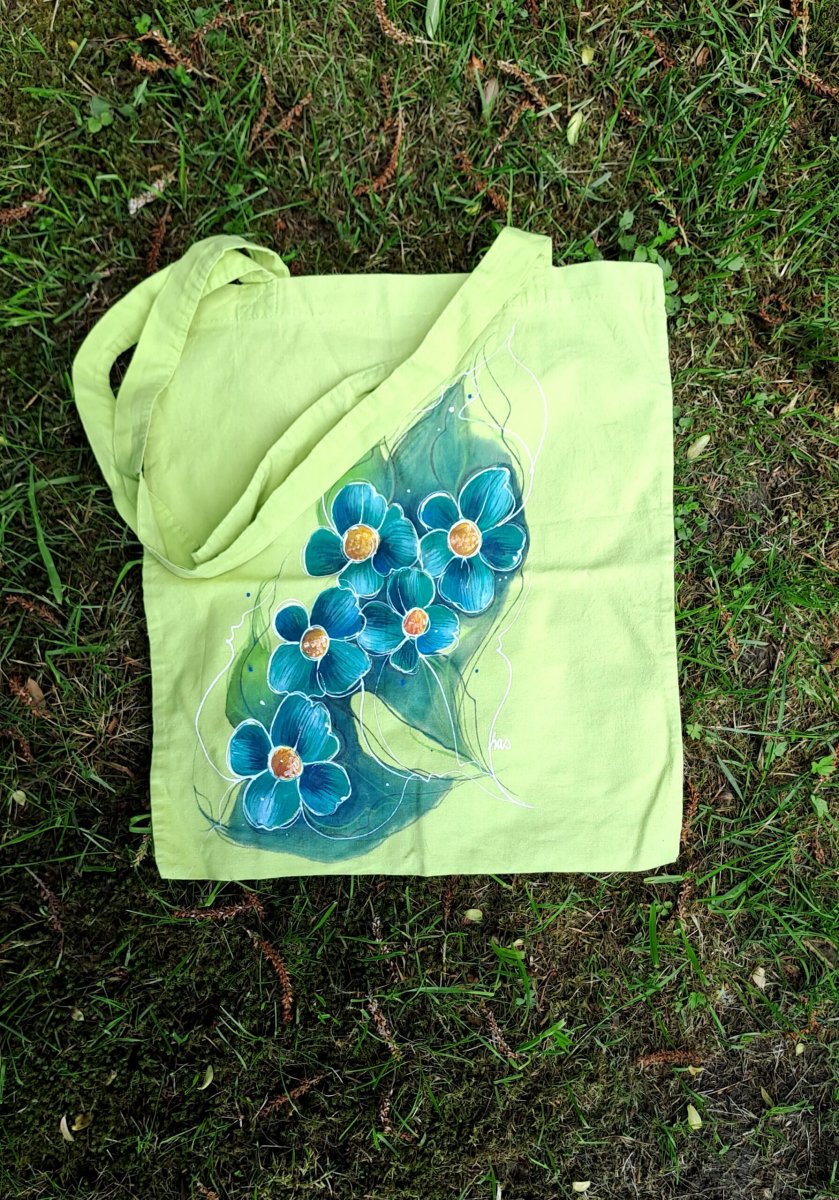 Ručně malovaná zelená taška s květinami