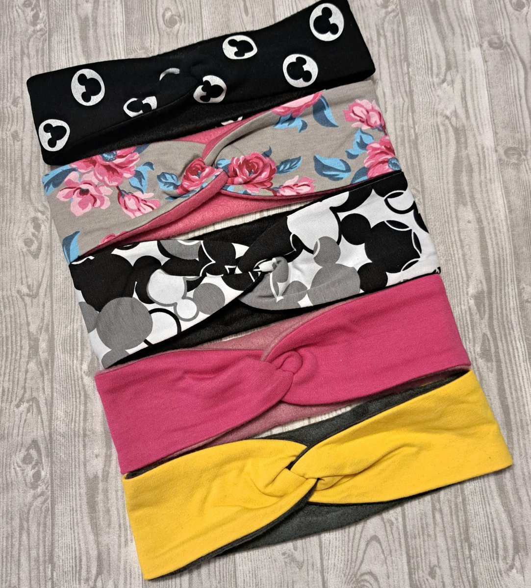 Čelenka překřížená nebo rovná 