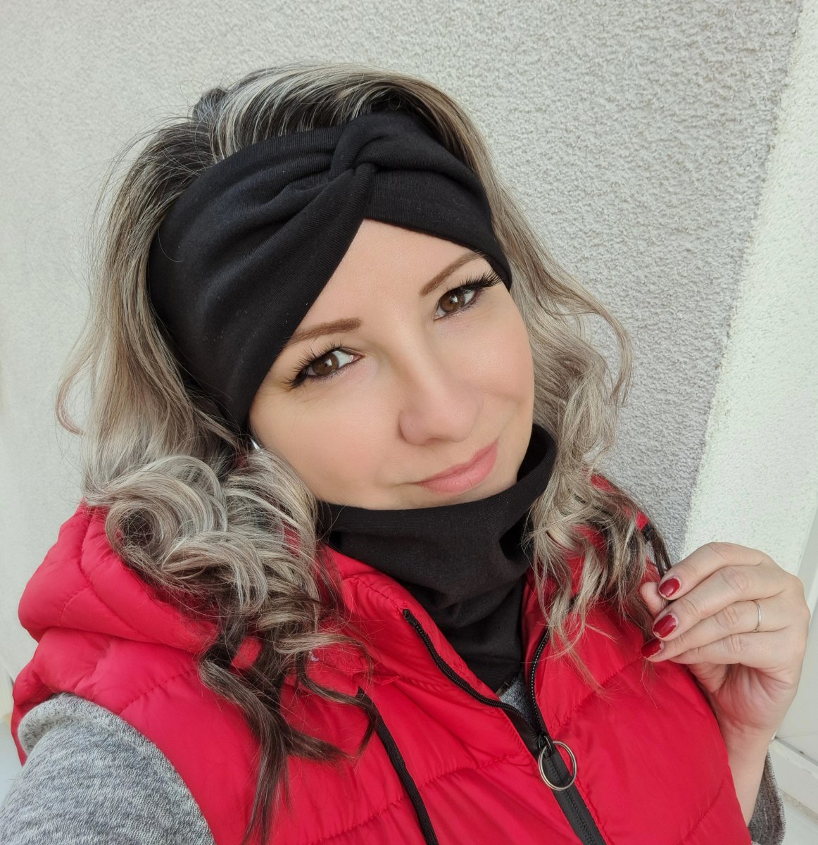 Čelenka černá hladká nebo překřížená 