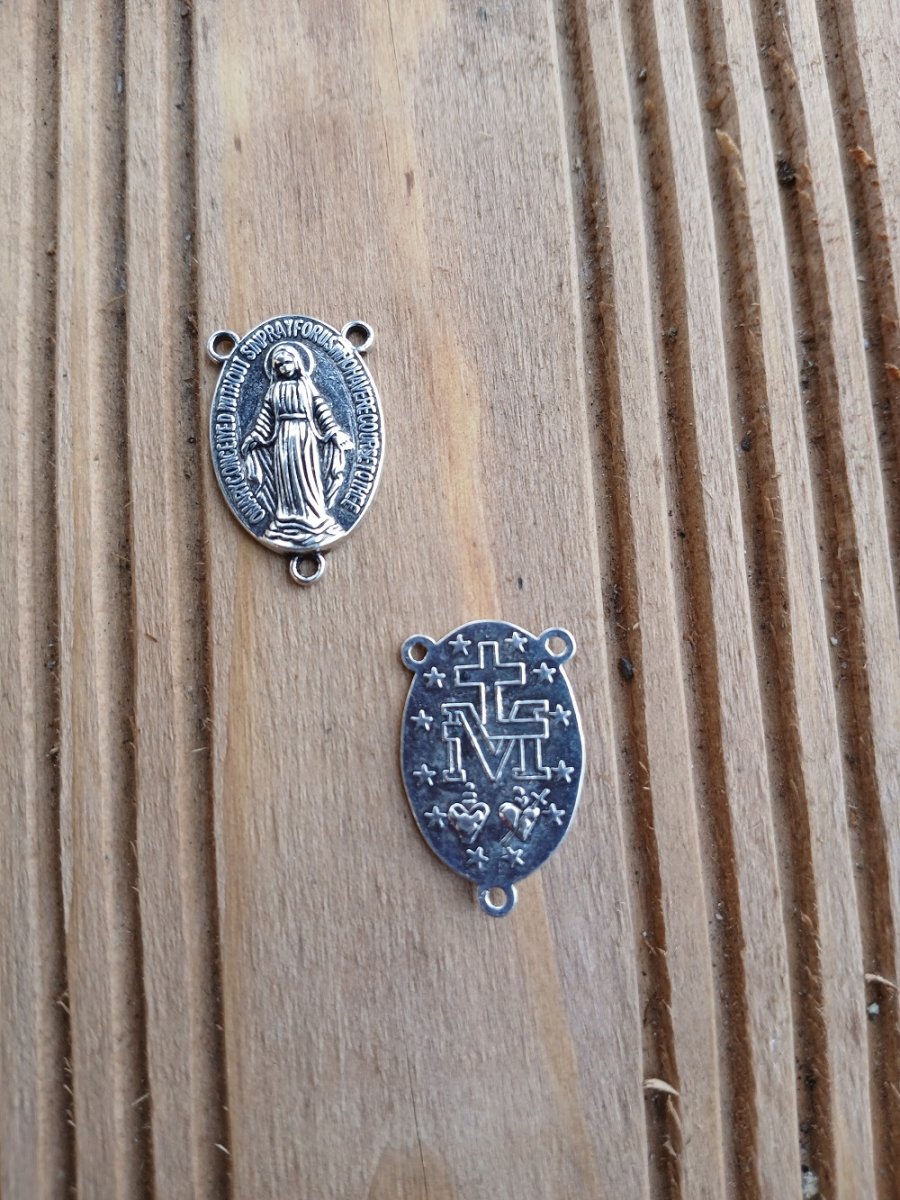 madonka koválná 23 x 14 mm