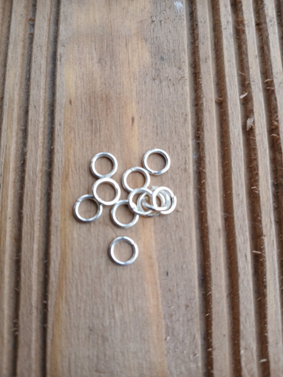 Spojovací kroužky 7x0,7 mm, barva platina, balení 20 ks