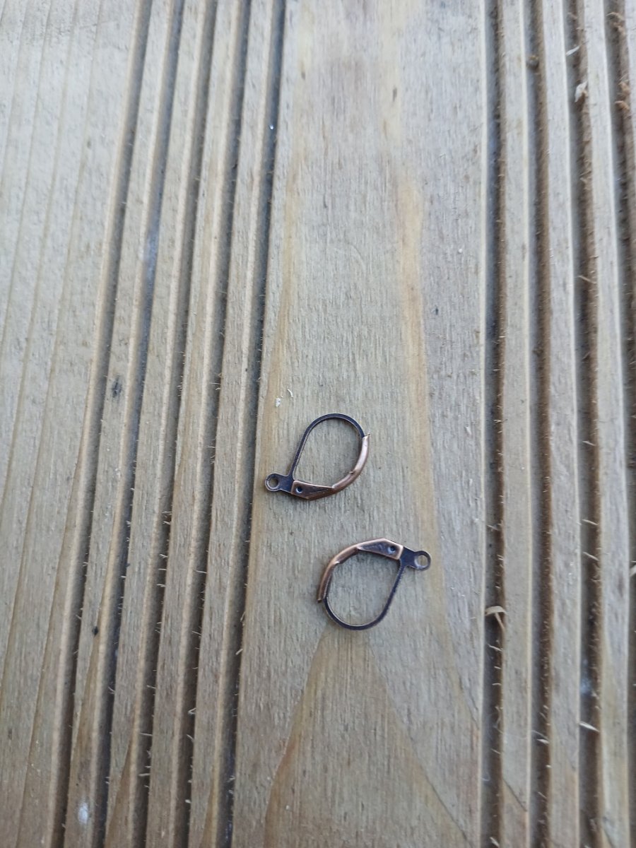 mechanická náušnice 15 x 10 x 2 mm, barva staroměď