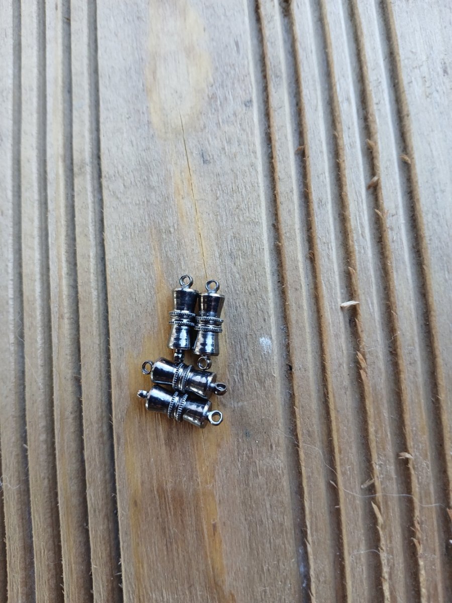 Magnetické zapínání v barvě antracit