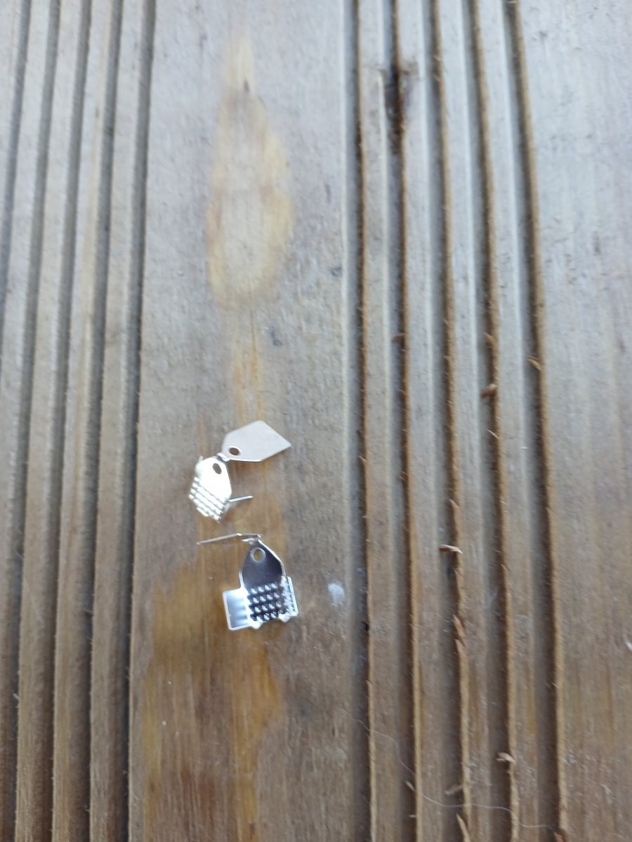 koncovka na kůži, plochá s krytem 10 x 6 mm, pokovení stříbro