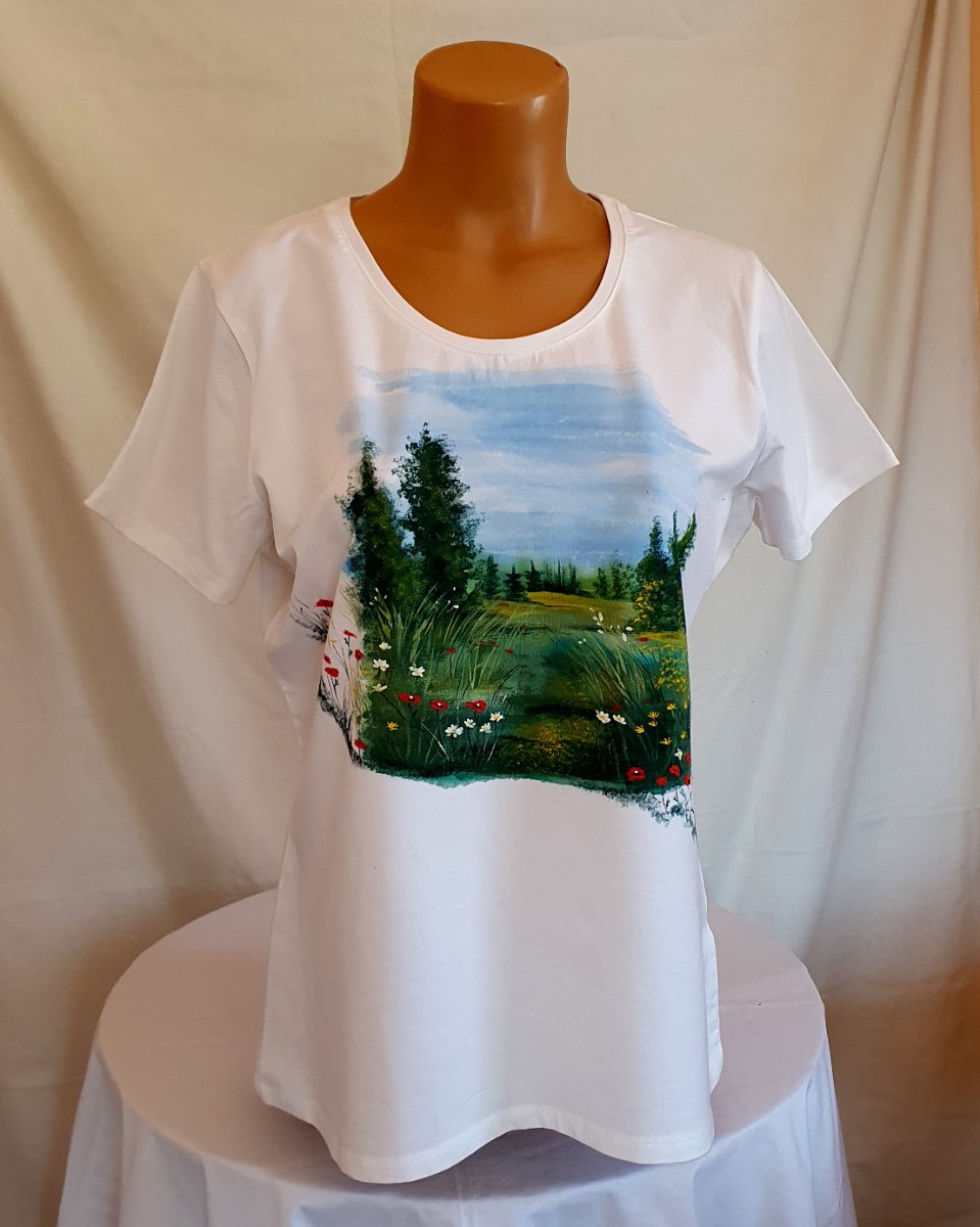 Bílé tričko s letní krajinou