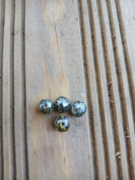 skleněný korálek 8 mm růžička