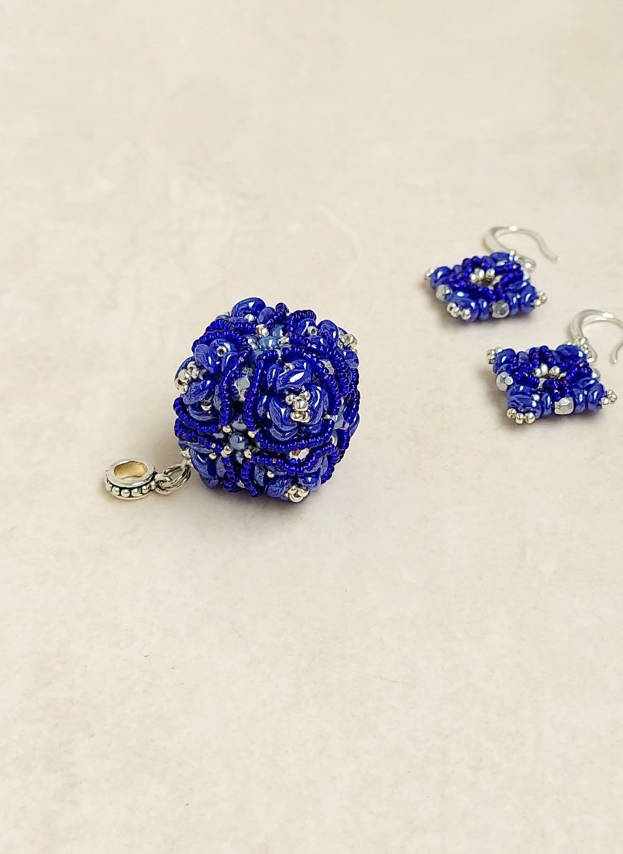 Přívěsek Kostka modro-stříbrná