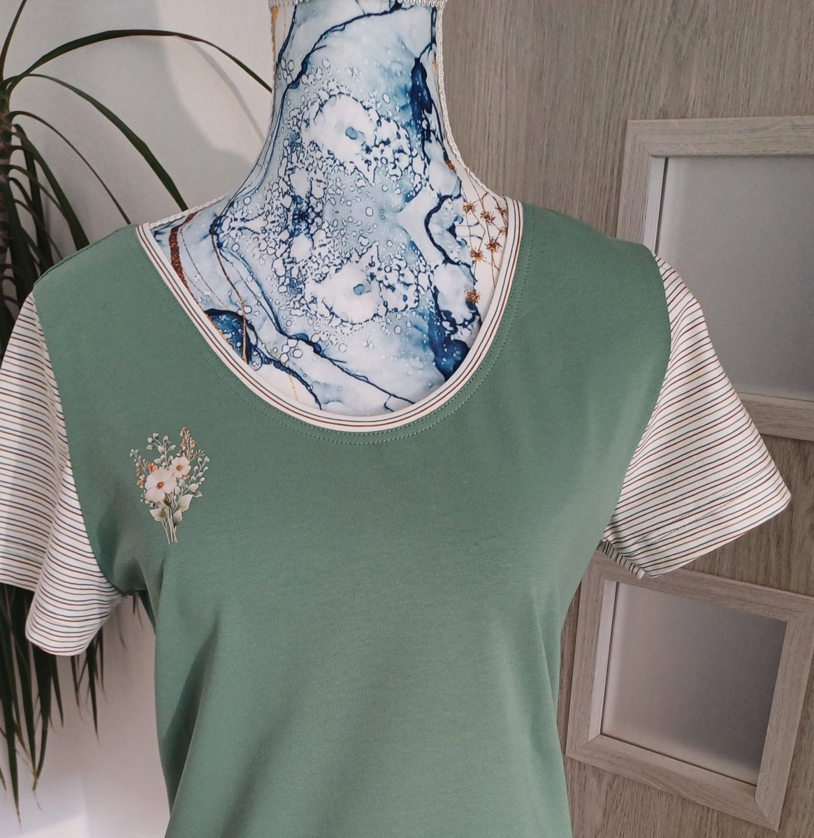 Minimalistické tričko - velikost L