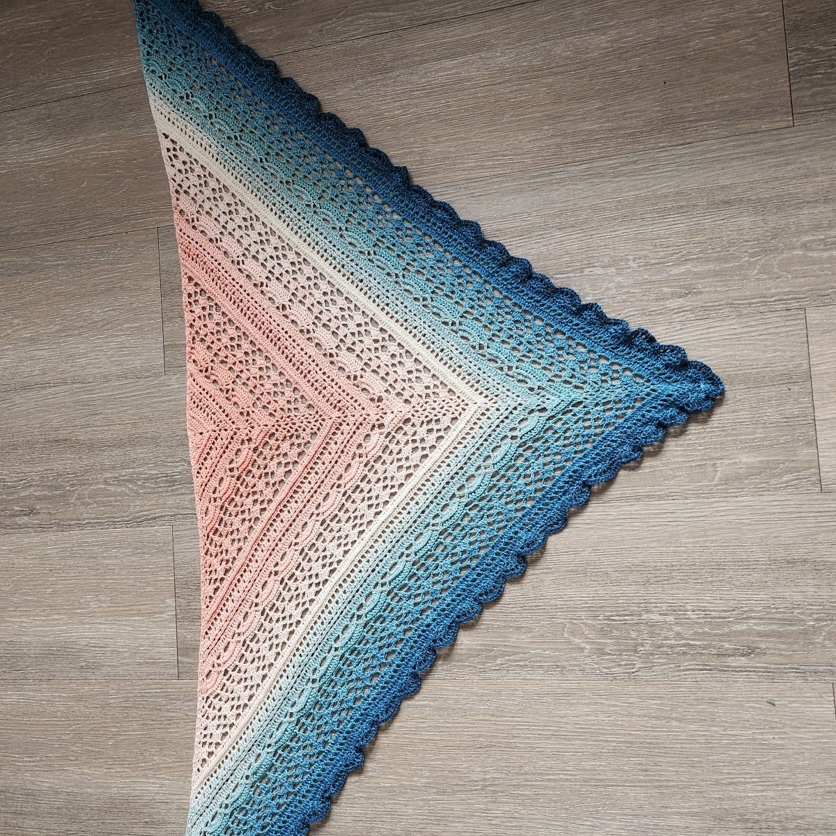 Háčkovaný šátek 