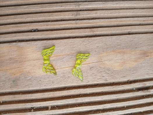 andělská křídla 20x10 mm, plast - zelená