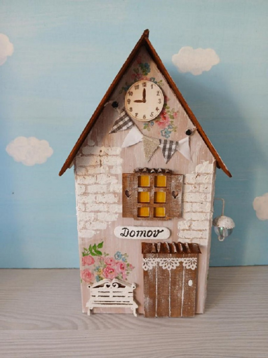 Dřevěný dekorativní domeček č.1 - 10 x 20 x 6 cm