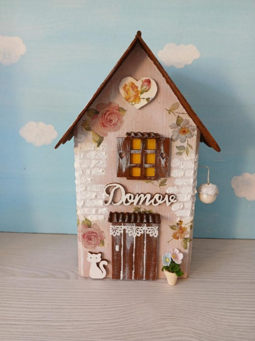 Dřevěný dekorativní domeček č.2 - 10 x 20 x 6 cm