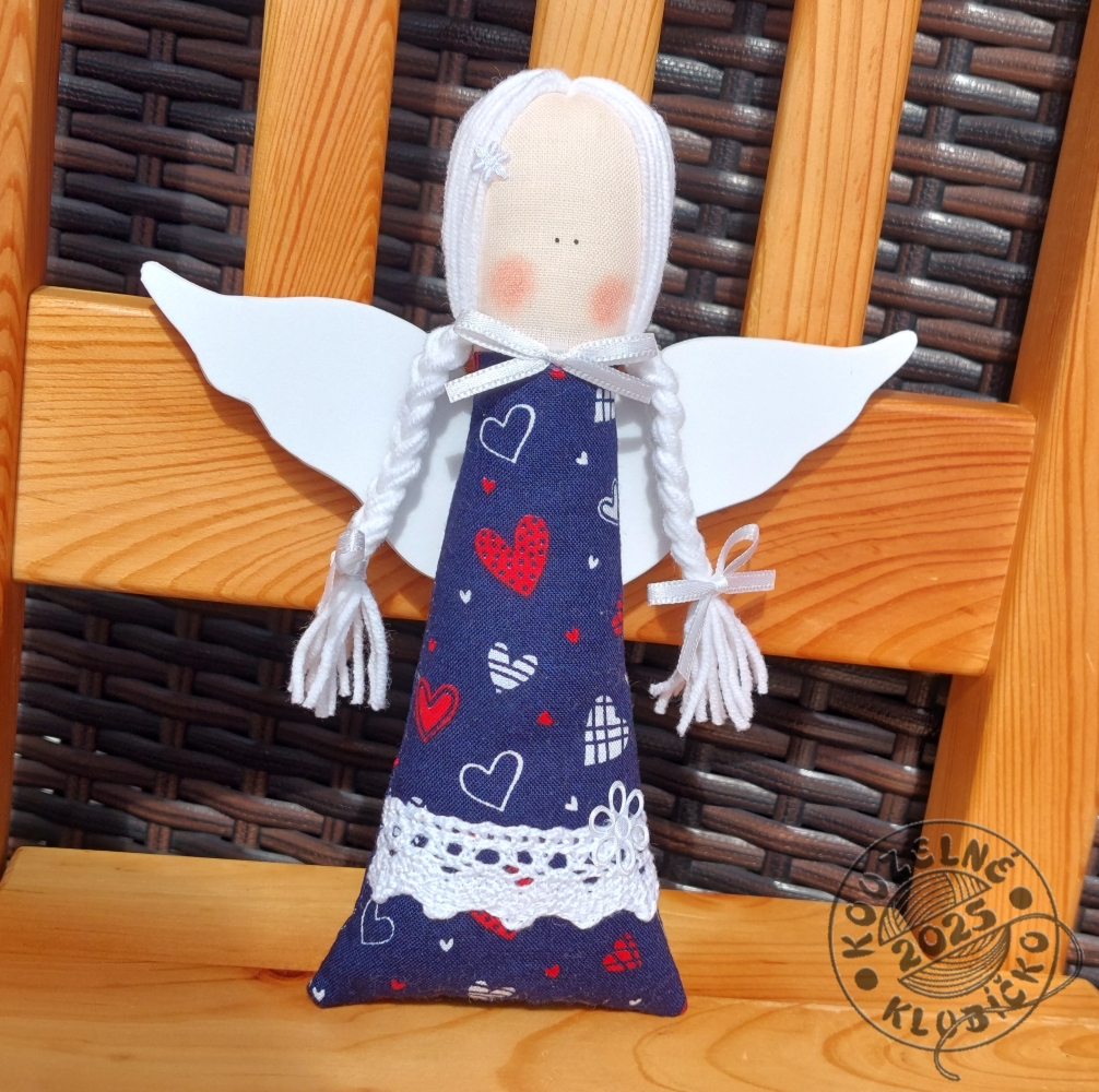Andělka Modrotisk s červenými srdíčky