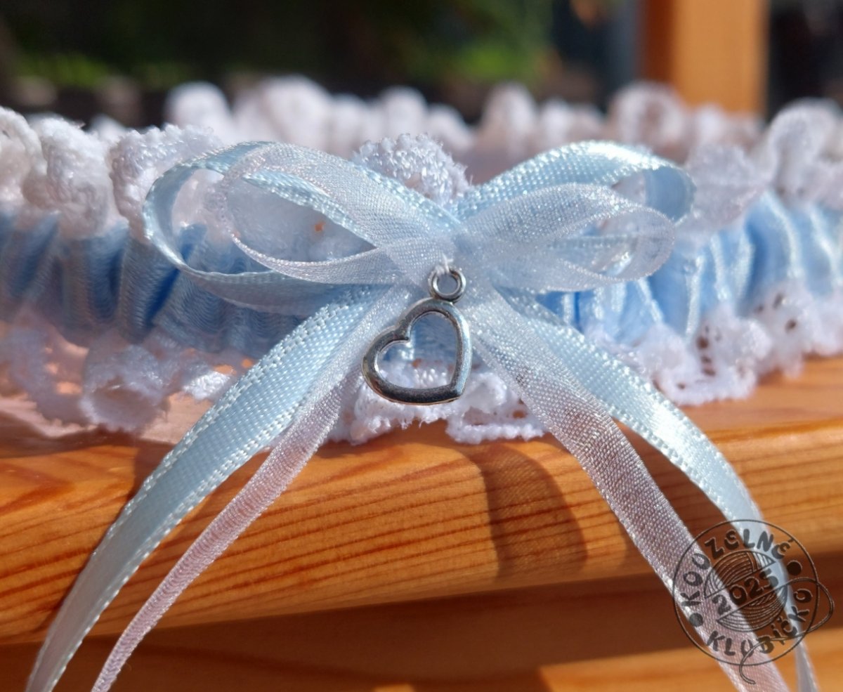 Podvazek z elastické krajky 32 mm se srdíčkem