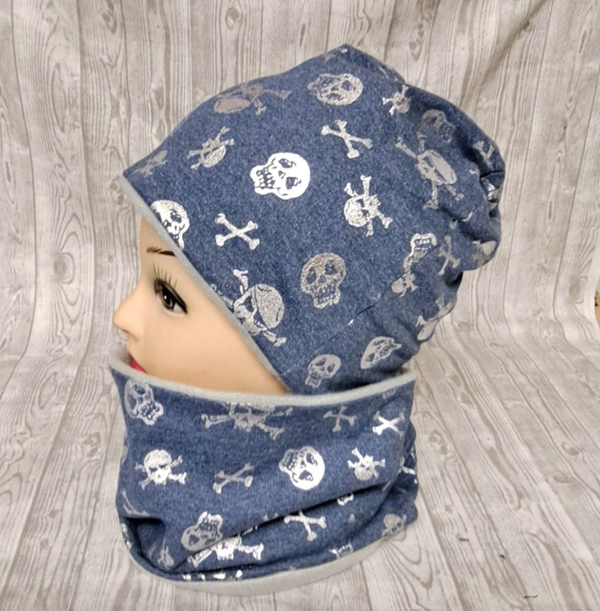 Čepice -lebky stříbrné