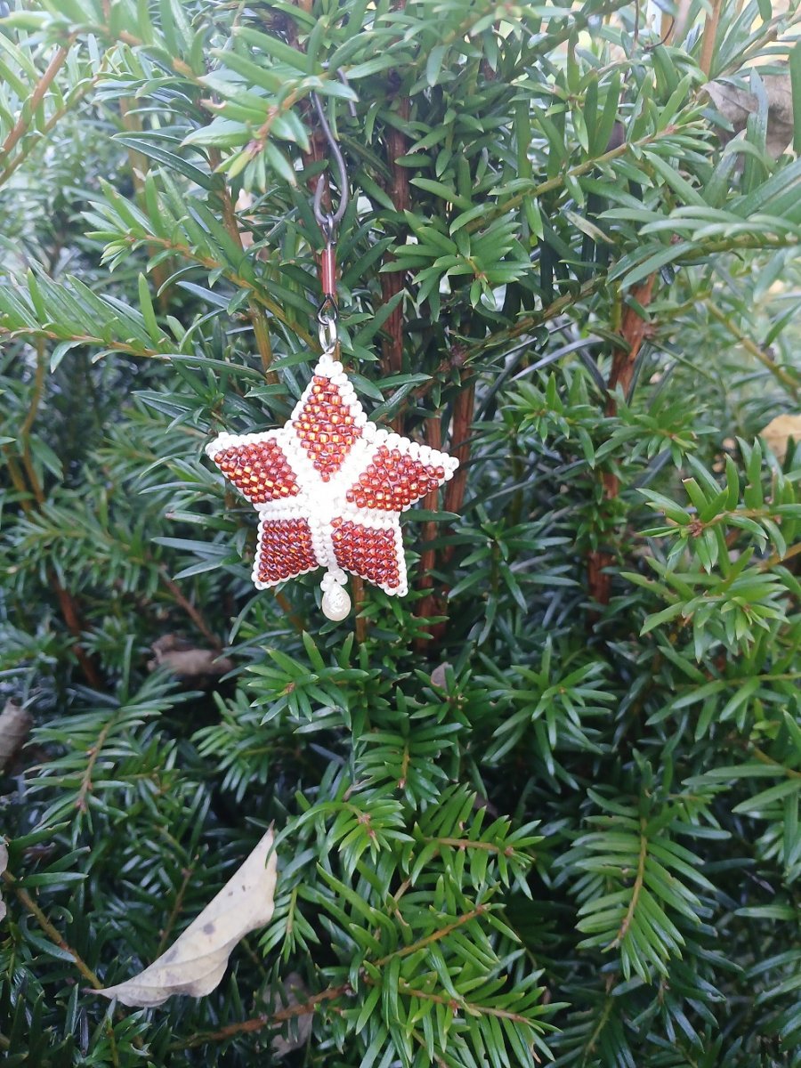 vánoční 3D hvězda s perličkou