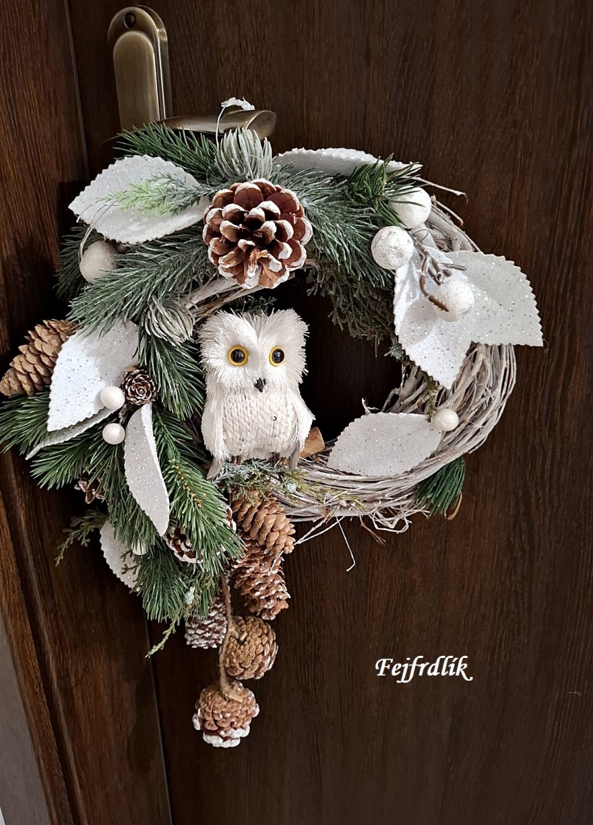 zimní věneček ,,soví okénko,,..