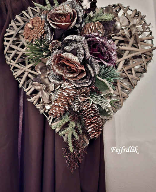 zimní srdce ,,růže v šiškách,,.