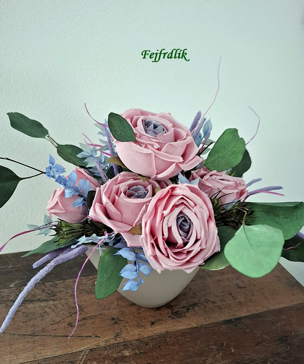 sedm statečných :) růží ..