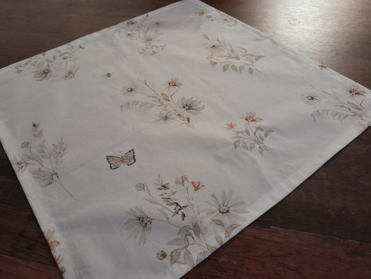 Čtvercový ubrus....jemné kvítí