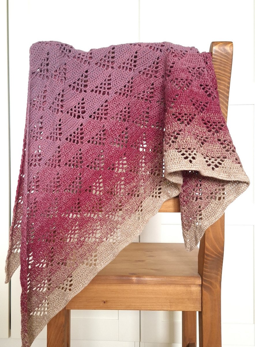 Háčkovaný šátek Tiara