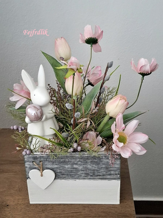 velikonoční truhlík se zajdou..:)