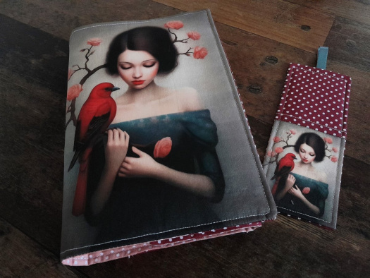 Nastavitelný obal na knihu......dívka v šedém