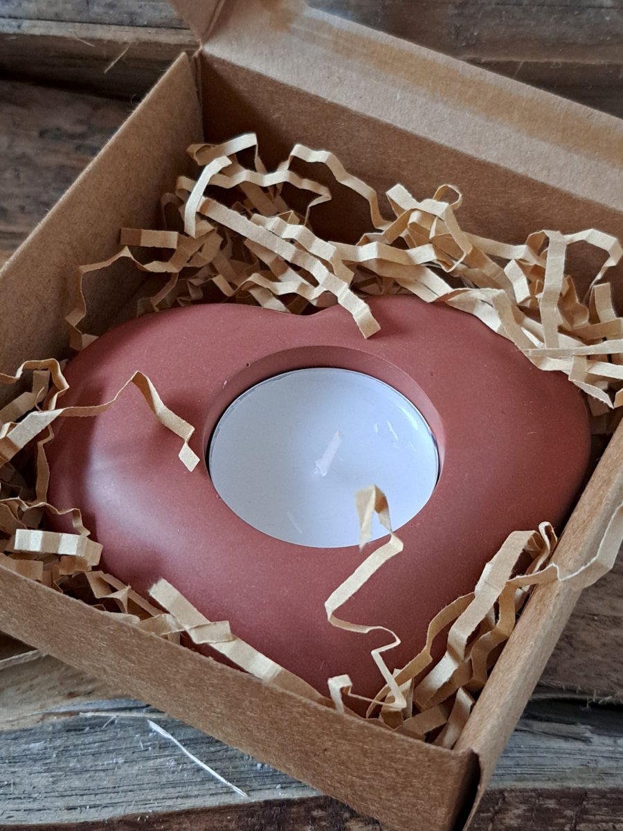 SVÍCEN OBLÉ SRDÍČKO TERAKOTOVÉ DÁRKOVÉ BALENÍ